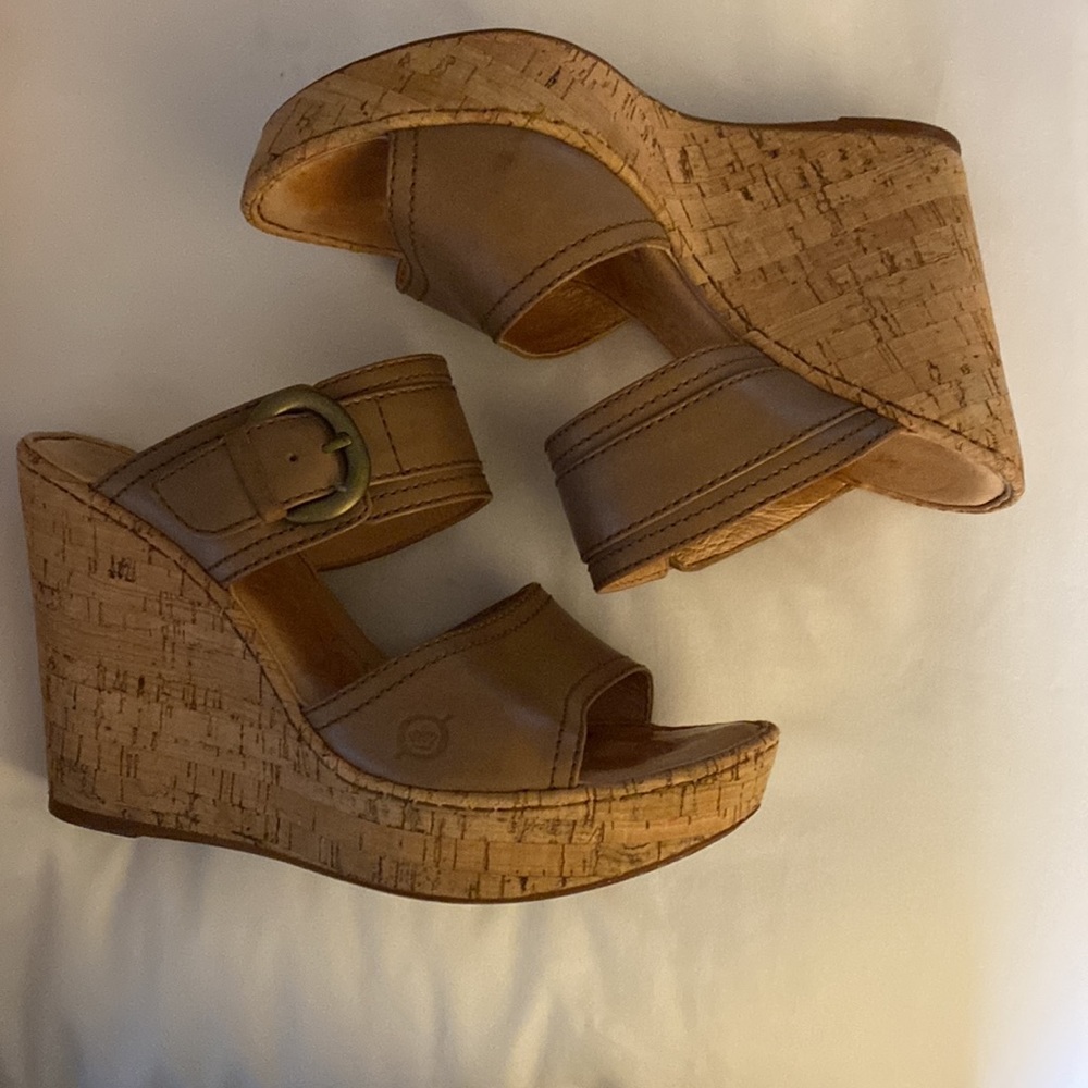 Born Zee Taupe platform Sandals sz 7